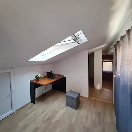 Hisa Idej * Sežana