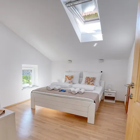 Hisa Idej דירה *